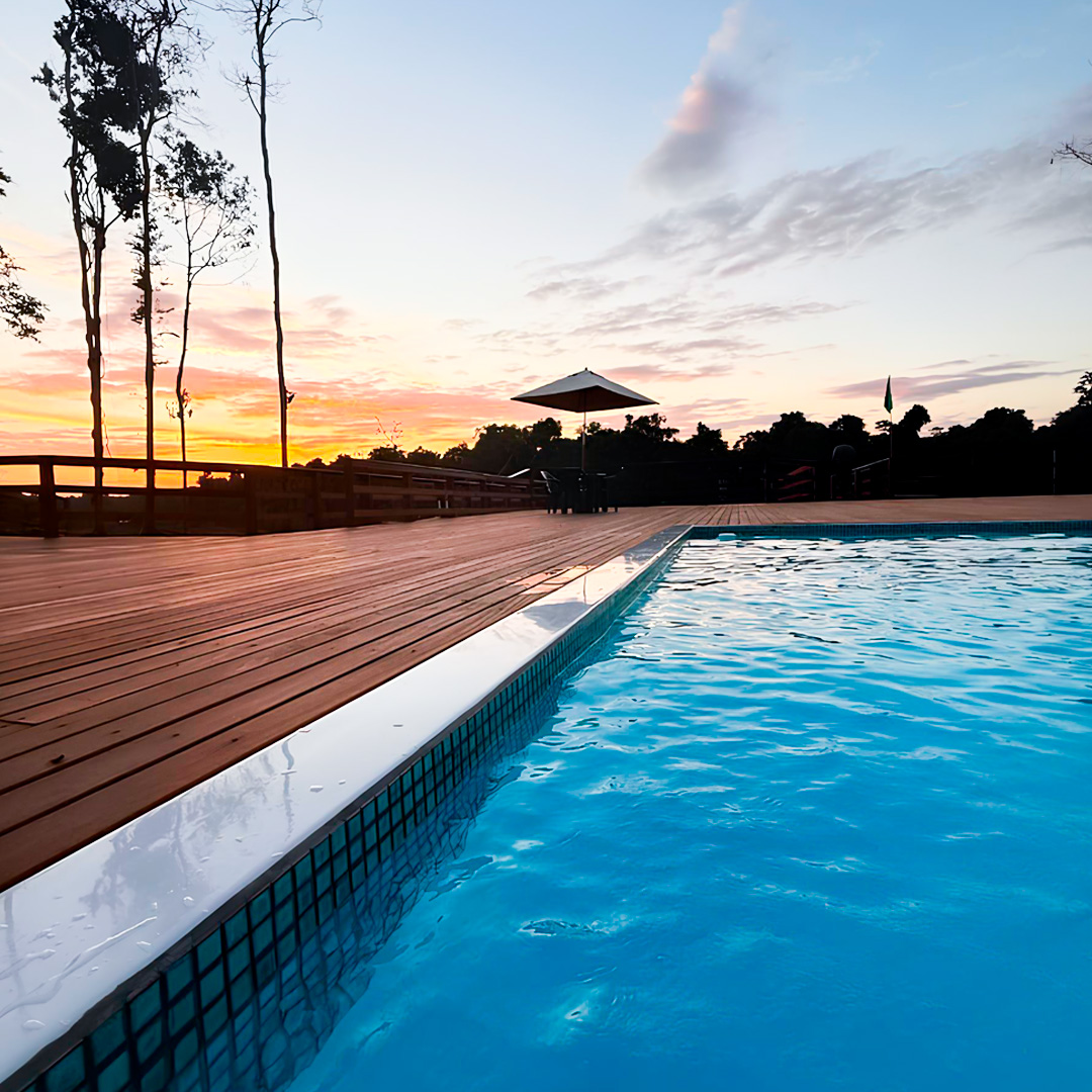 Deck amazônico com vista para o Rio Acari — Pousada Pinima